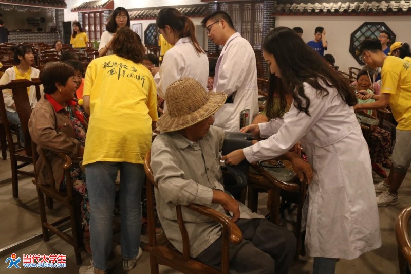 徐州医学院药学院_药医百病,不医百人_2014年高考三百多分能进湖北医药学院药护学院吗