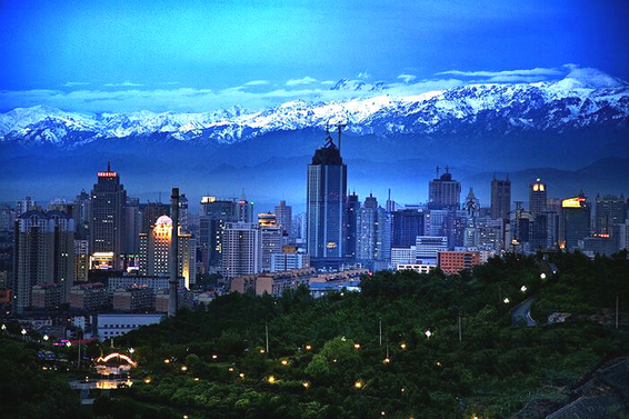 青岛大学生赴新疆开展探寻家乡变化主题活动