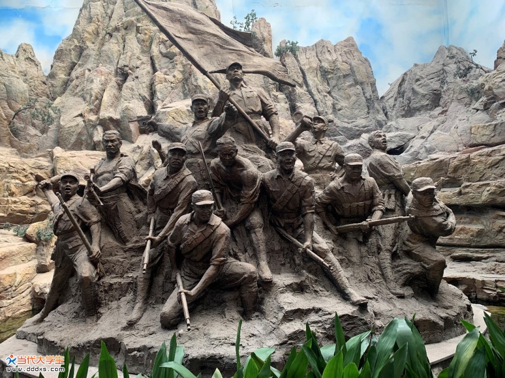 追溯革命历史传承红船精神实践团参观茅山新四军纪念馆